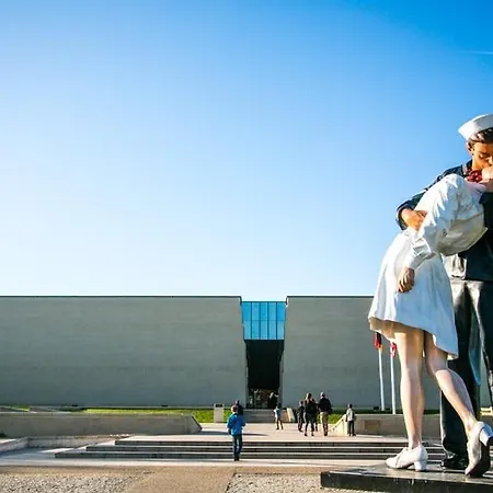 Cap Horn Ensoleille Face Port * Courseulles-sur-Mer