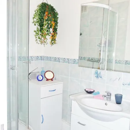 Cap Horn Ensoleille Face Port * Courseulles-sur-Mer